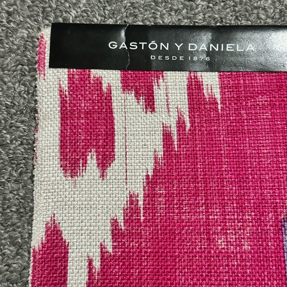 Gaston y Daniela Fabric Sample Remnant Ikat 11” Rojo Pink Purple Crafts - Picture 10 of 14